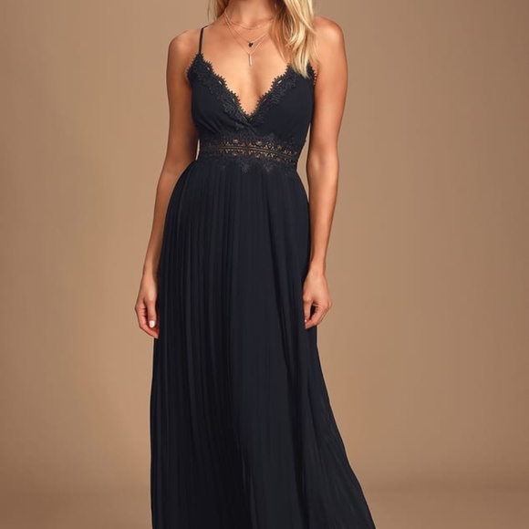 Romantic Intentions Black Lace Pleated Maxi Dress - Picture 3 of 5